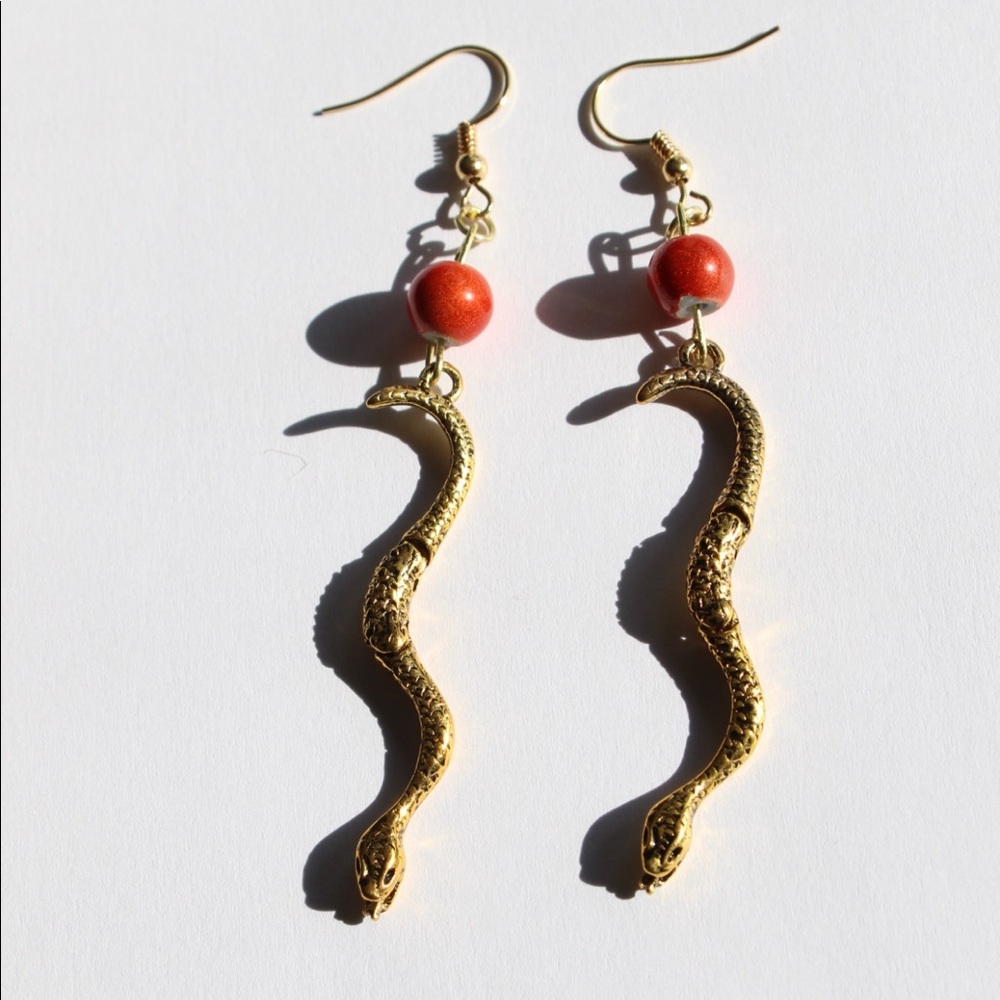 Dangling snake gold earrings!